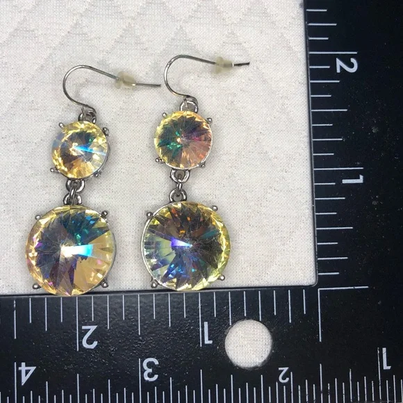 Beautiful drop lightweight earrings with big sparkle ✨ - Picture 10 of 14